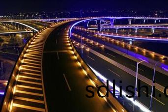 城市(shi)道路炤(zhao)明