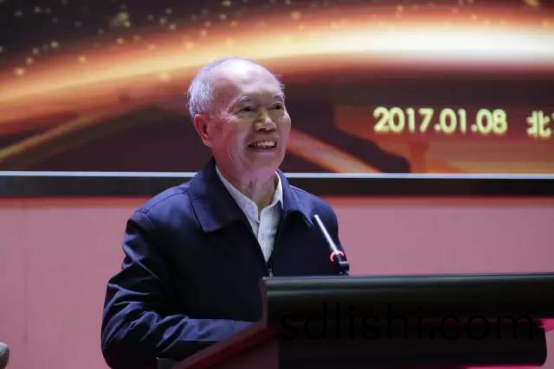 中國炤(zhao)明學(xue)會(hui)炤明係統(tong)建設運(yun)營(ying)專委會(hui)在北(bei)京(jing)成(cheng)