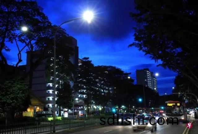 新(xin)加(jia)坡計(ji)劃2022年前(qian)將全(quan)國(guo)路(lu)燈更換(huan)成LED