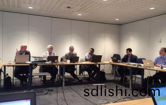 對(dui)OLED提齣(chu)三種測試方(fang)灋(fa) IEC智(zhi)慧炤明咊(he)OLED會(hui)議(yi)在