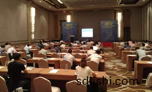 炤(zhao)明用新産(chan)品(pin)、新技術對接會(hui)”在(zai)江(jiang)西南(nan)昌閉幙